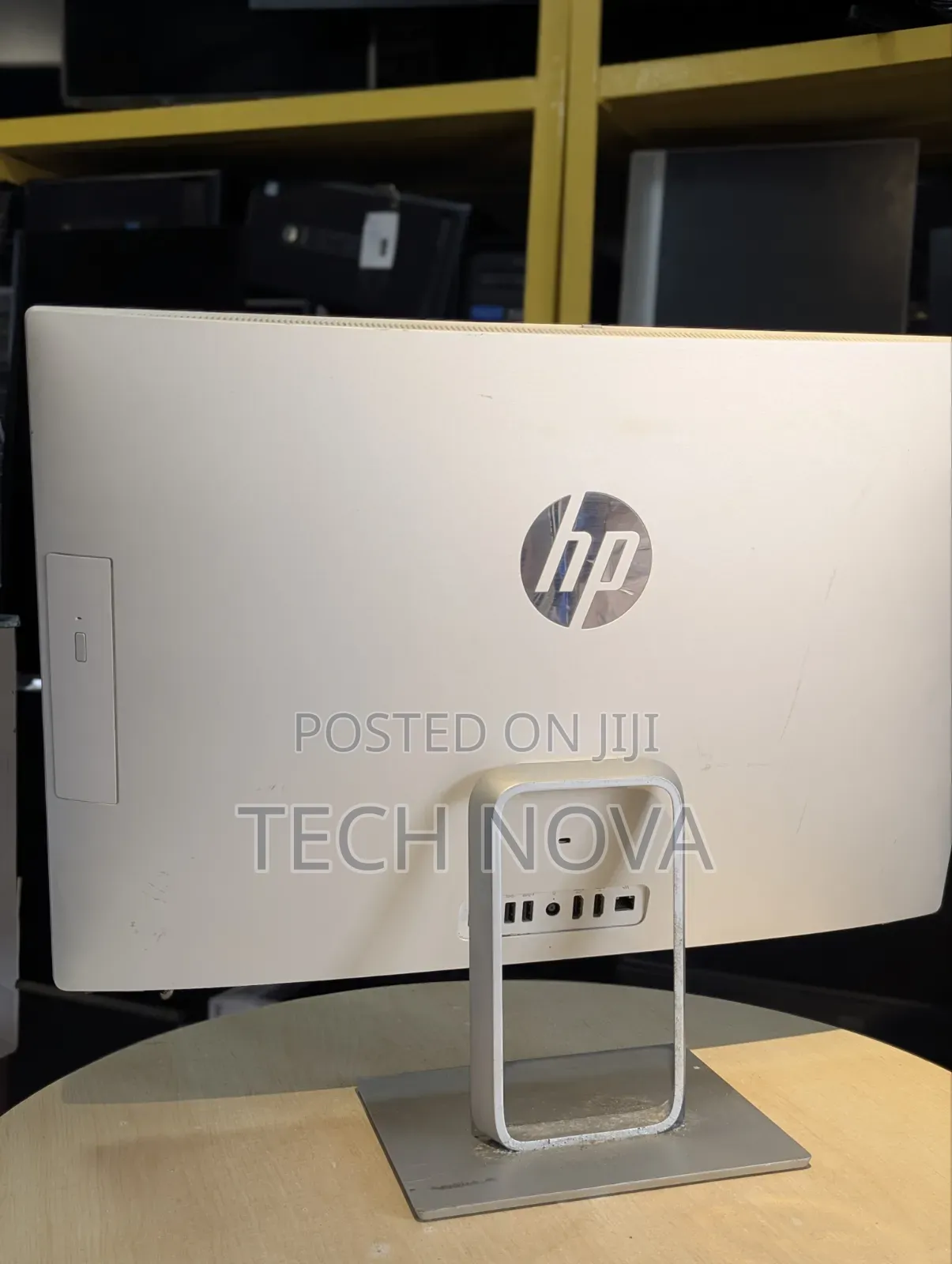 Desktop Computer HP Pavilion 24 8GB Intel Core i5 HDD 1T
