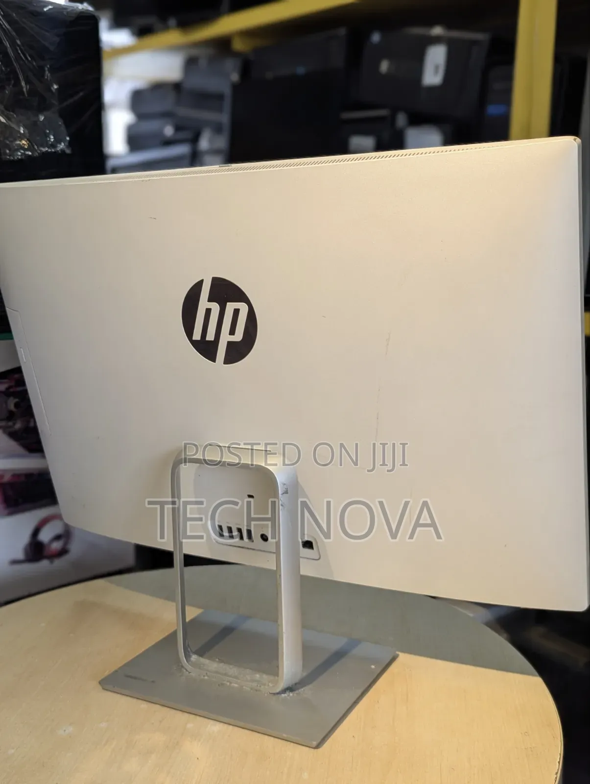 Desktop Computer HP Pavilion 24 8GB Intel Core i5 HDD 1T