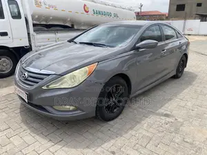 Hyundai Sonata Limited 4dr Sedan (2.4L 4cyl 6A) 2014 Gray