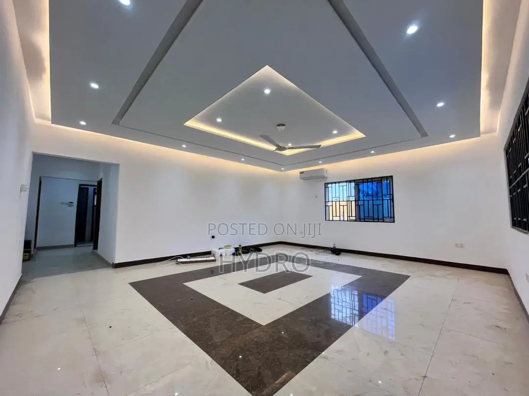 3bdrm Block of Flats in Trassacco, School Junction for rent