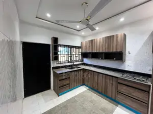 3bdrm Block of Flats in Trassacco, School Junction for rent