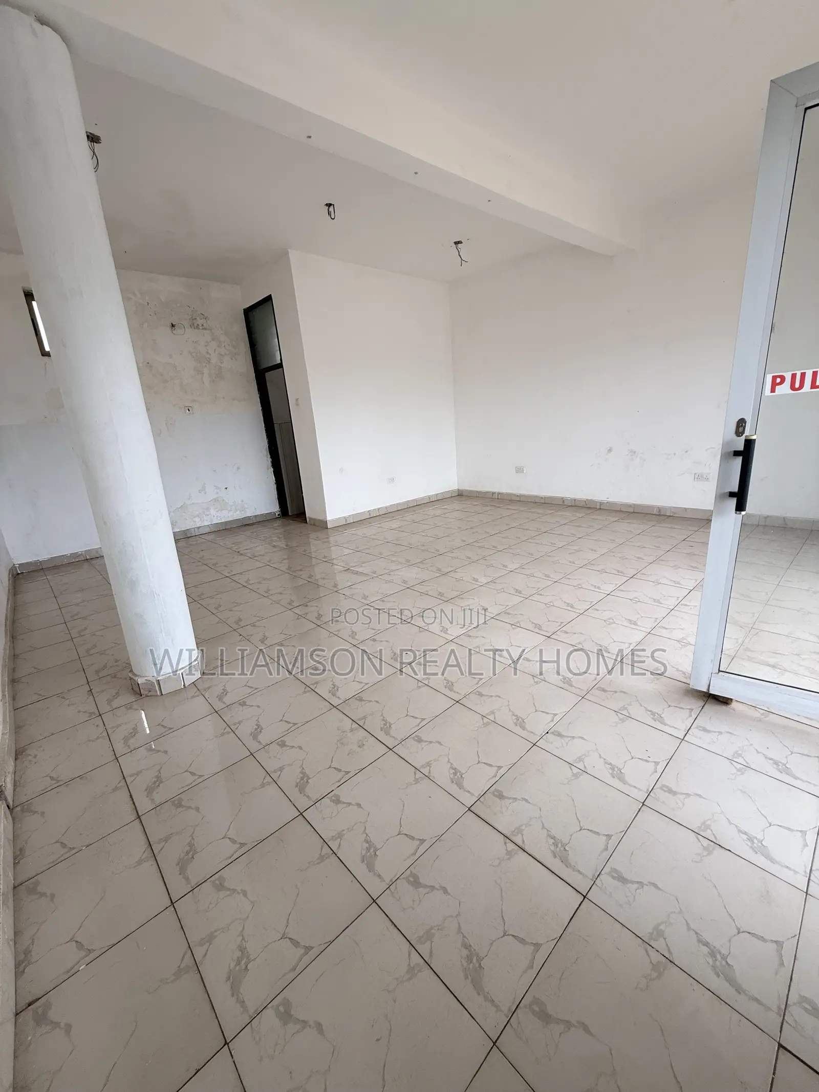 Road Side Shop/Store/Office Space/Showroom Wit an Extra Space,Spintex