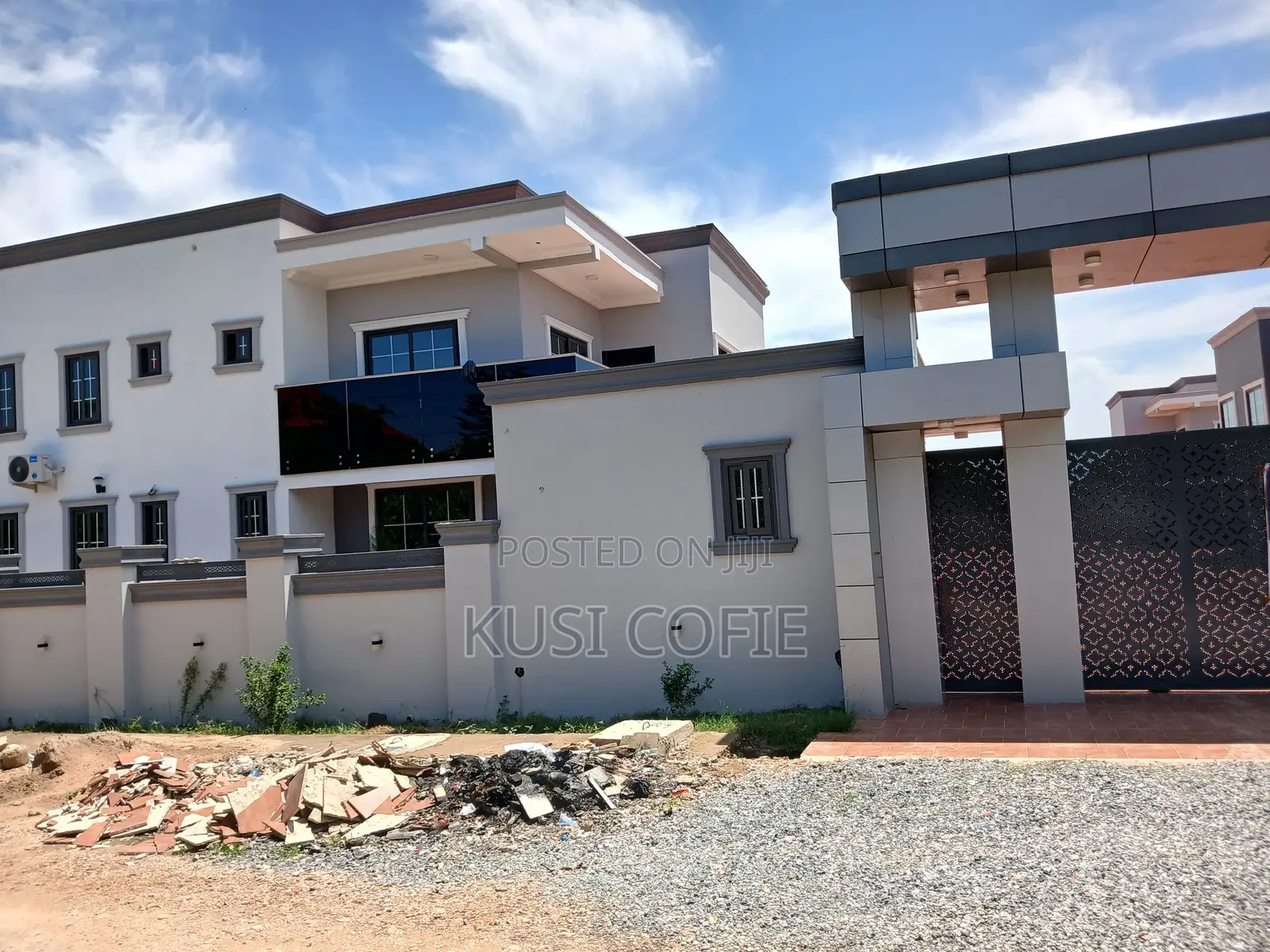 3bdrm Townhouse / Terrace in Parakuo Estate for rent