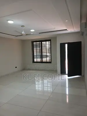 3bdrm Townhouse / Terrace in Parakuo Estate for rent