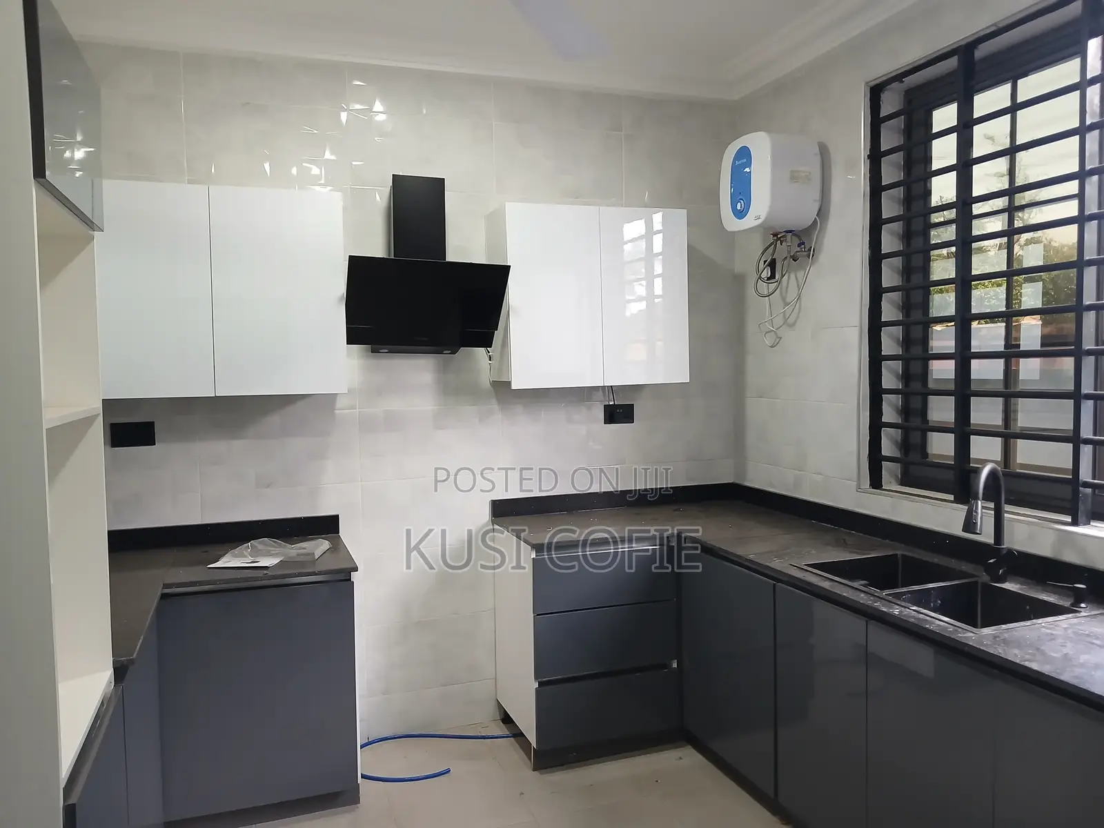 3bdrm Townhouse / Terrace in Parakuo Estate for rent