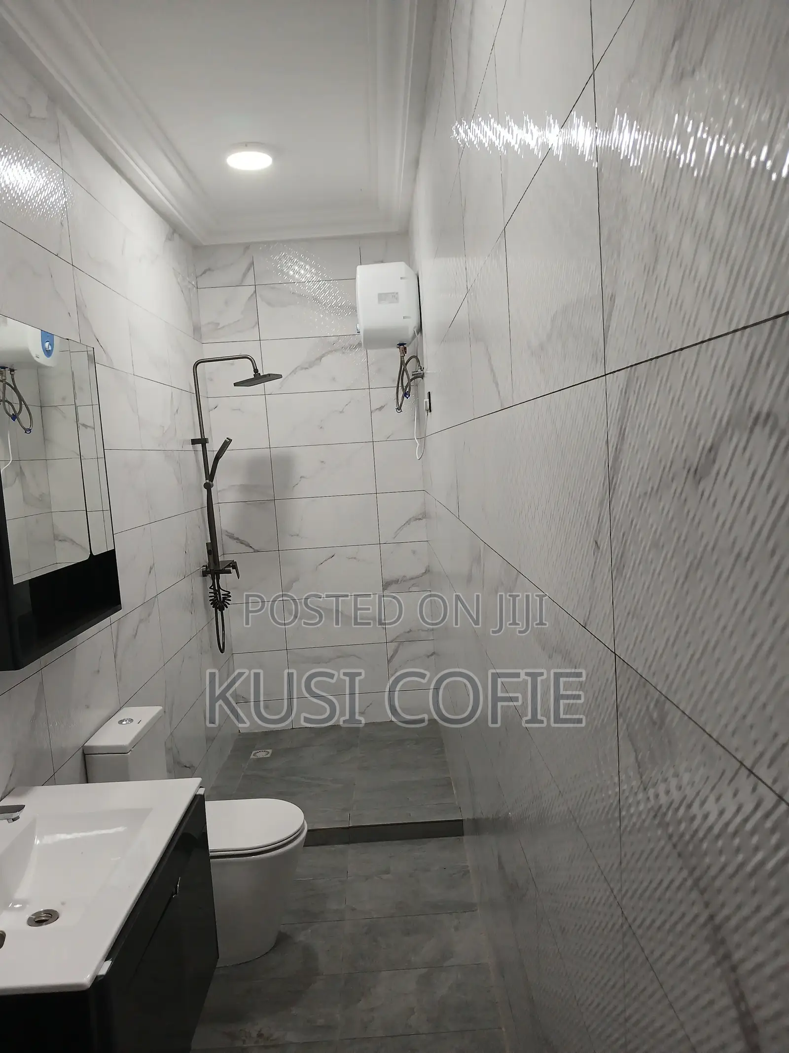 3bdrm Townhouse / Terrace in Parakuo Estate for rent