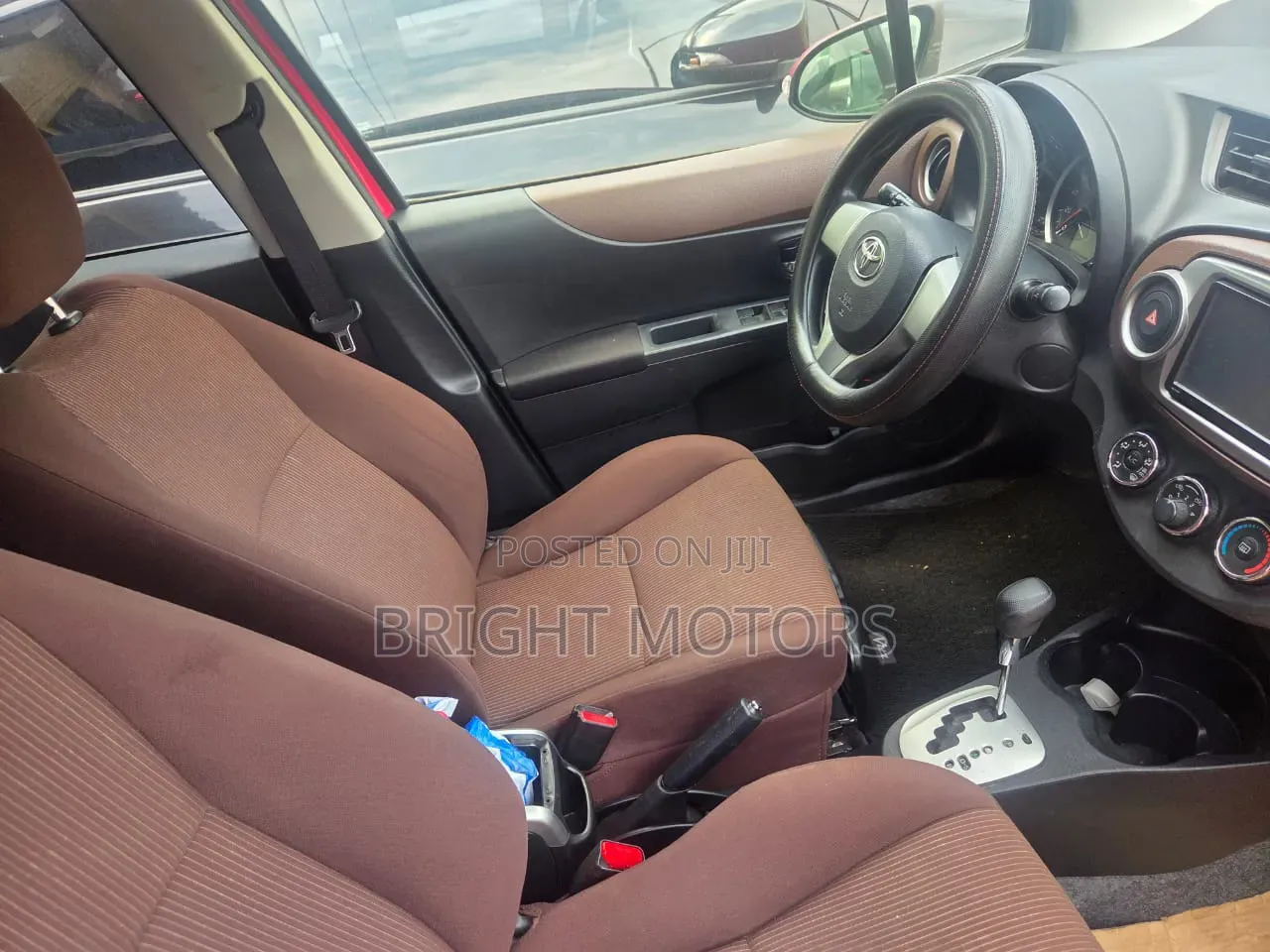 Toyota Vitz 1.5 FWD 5dr 2013 Pink
