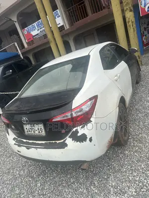 Toyota Corolla S 4dr Sedan (1.8L 4cyl CVT) 2015 White