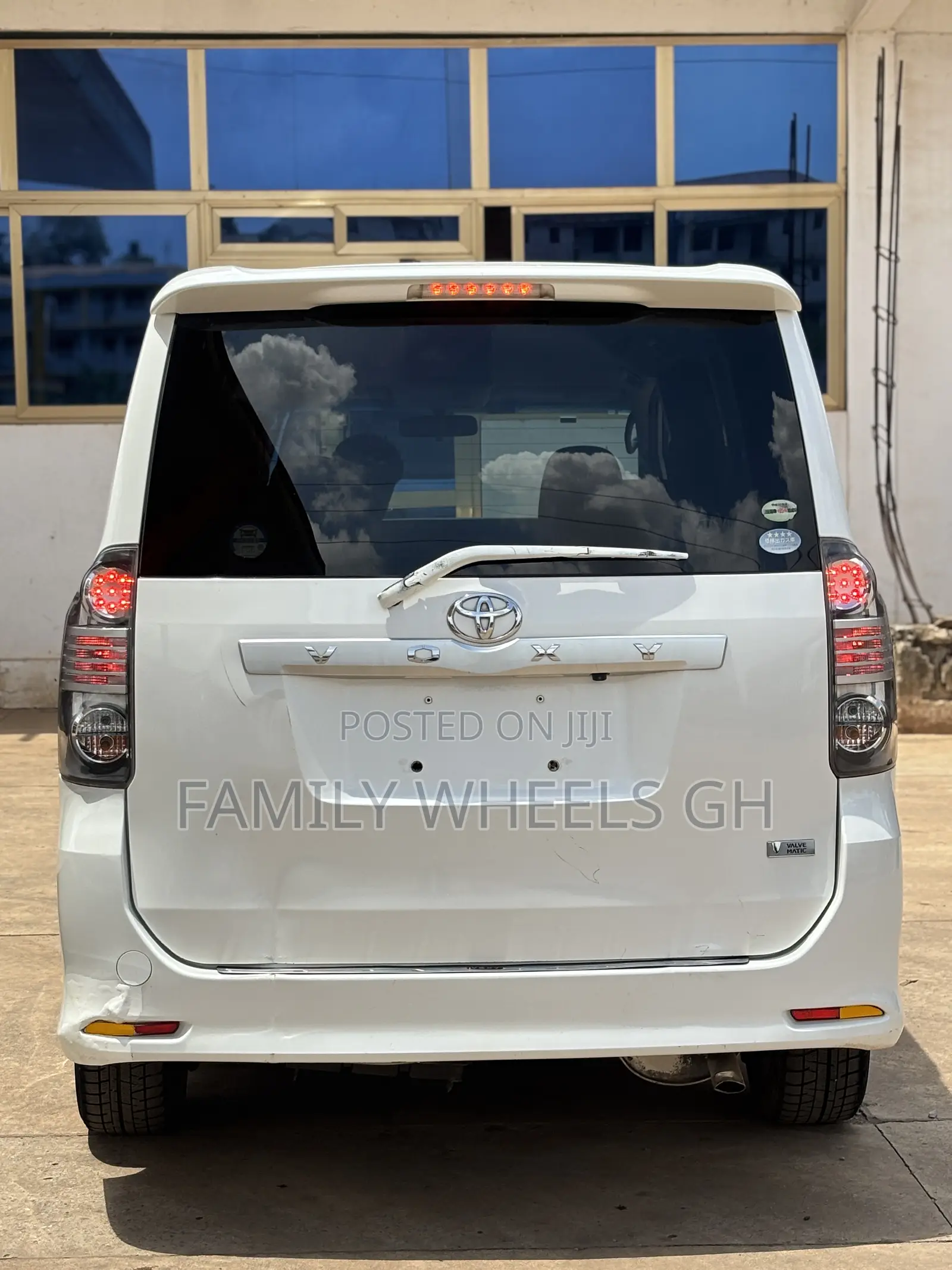 Toyota Voxy 2012 White