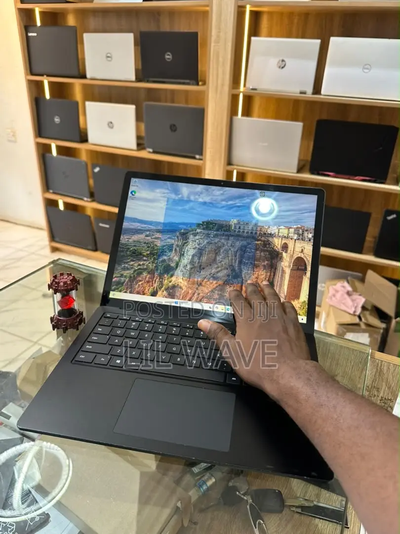Microsoft Surface Studio 2+ 16GB Intel Core i7 SSD 256GB