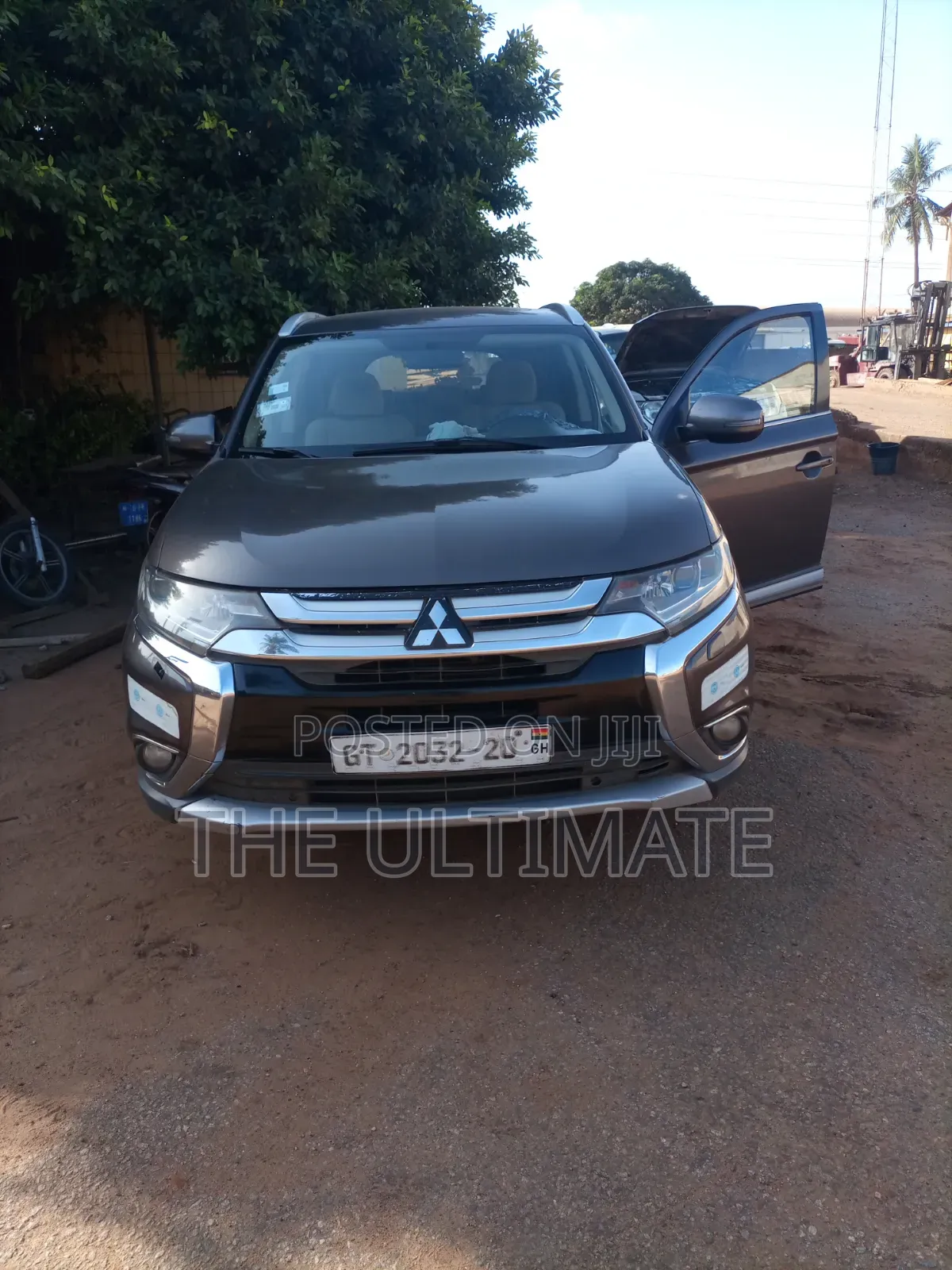 Mitsubishi Outlander 2022 Brown