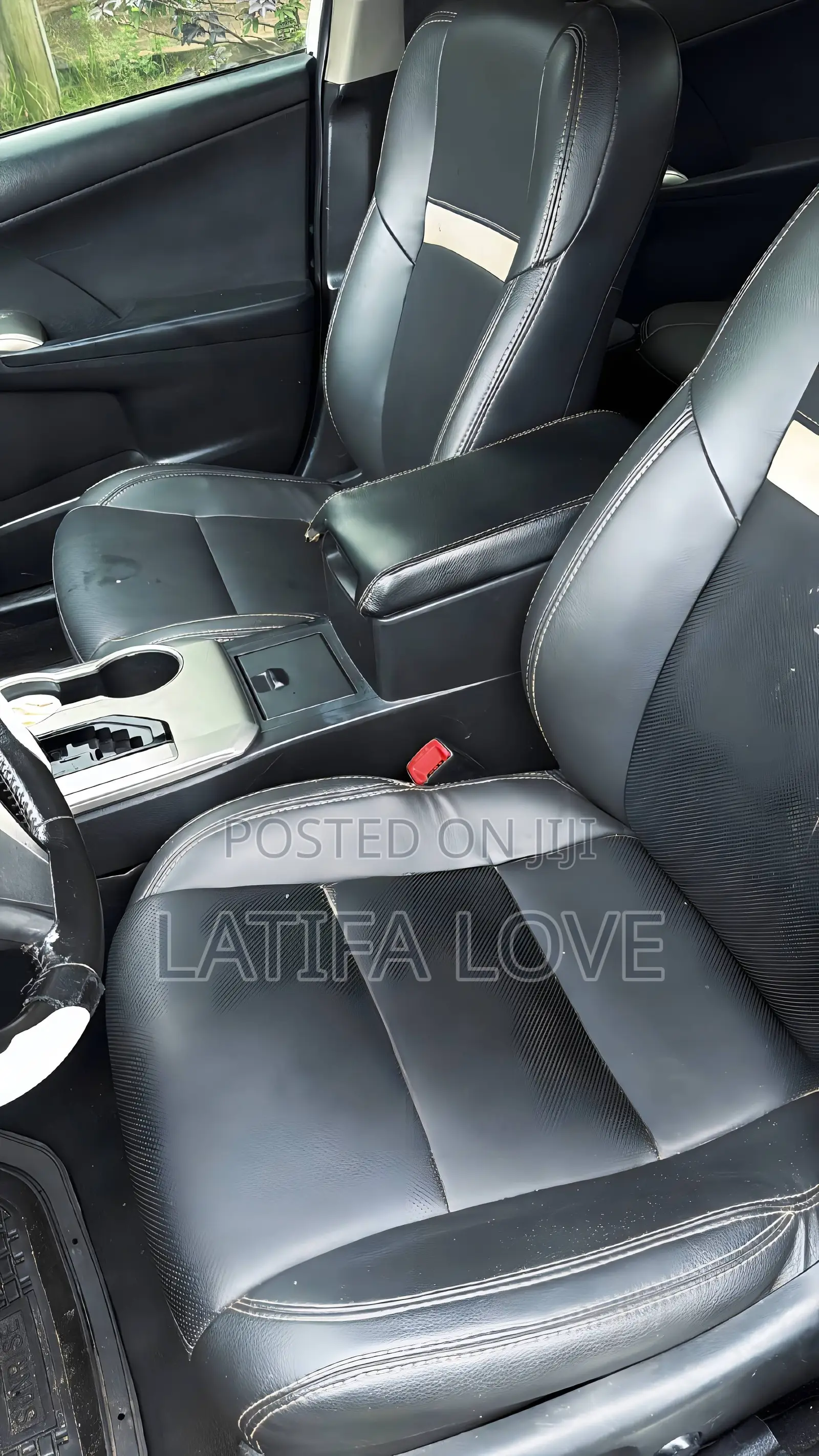 Toyota Camry SE 4dr Sedan (2.5L 4cyl 6A) 2013 White