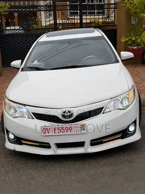 Toyota Camry SE 4dr Sedan (2.5L 4cyl 6A) 2013 White