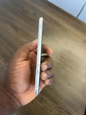 Apple iPhone SE (2020) 128 GB White
