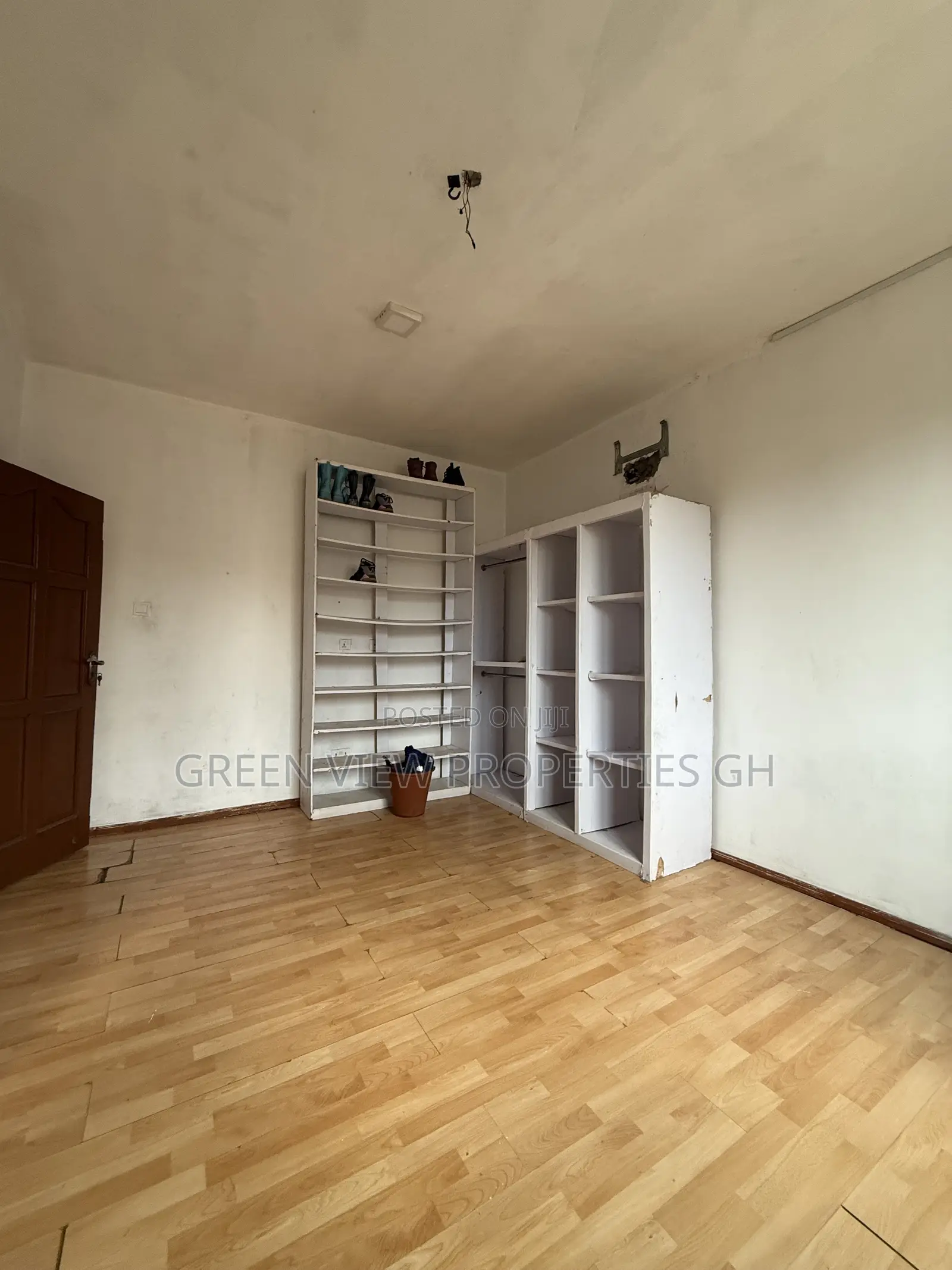 2bdrm Apartment in West Hills Mall Area for rent