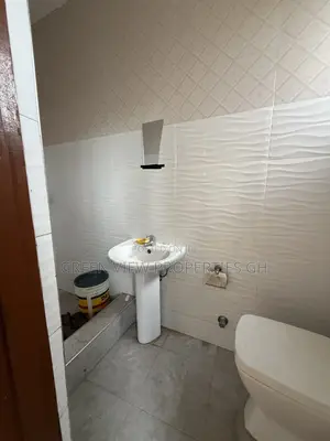 2bdrm Apartment in West Hills Mall Area for rent