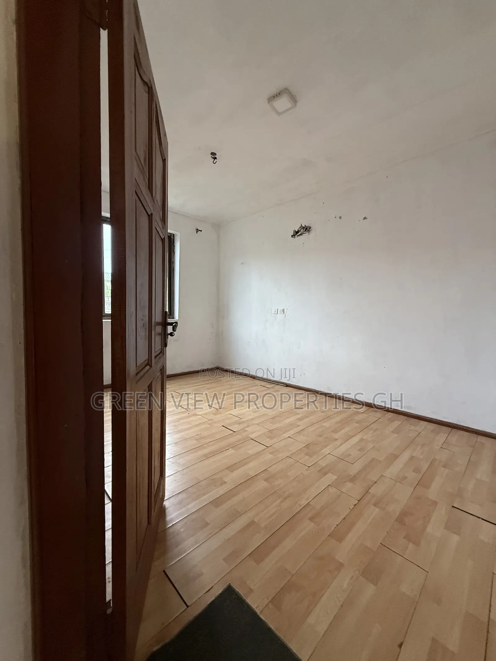 2bdrm Apartment in West Hills Mall Area for rent