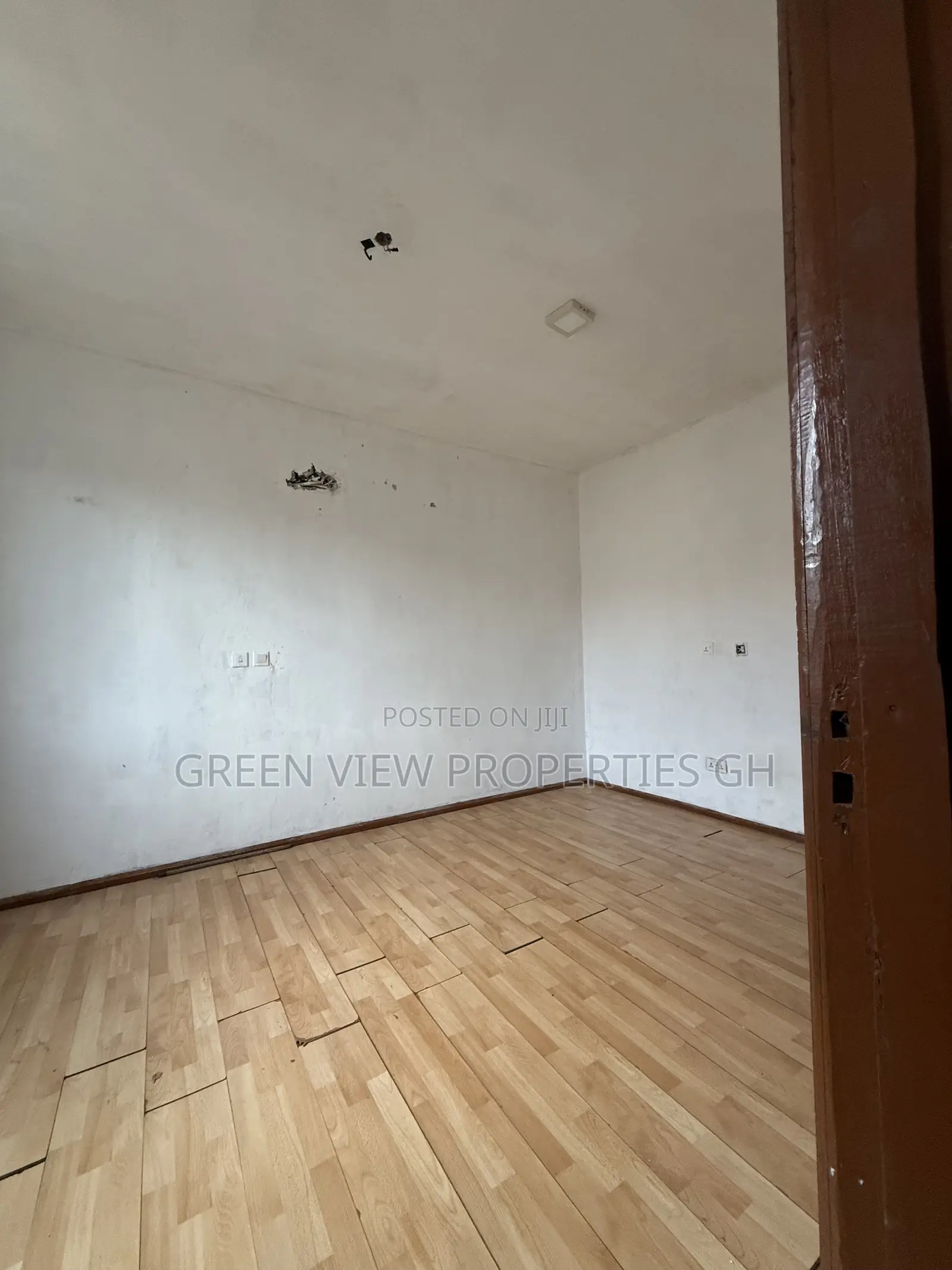 2bdrm Apartment in West Hills Mall Area for rent