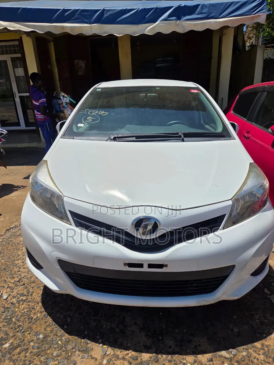 Toyota Vitz 1.5 FWD 5dr 2013 White