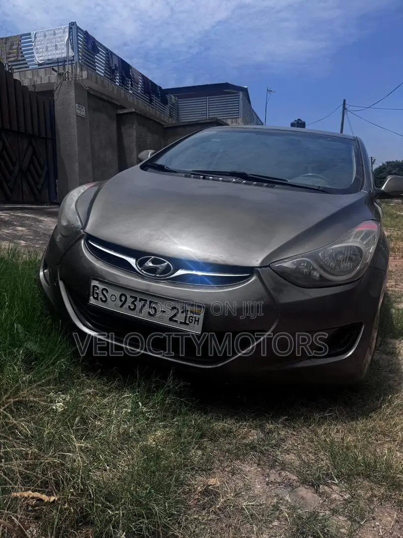 Hyundai Elantra GLS Sedan FWD (1.8L 4cyl 6M) 2013 Gray