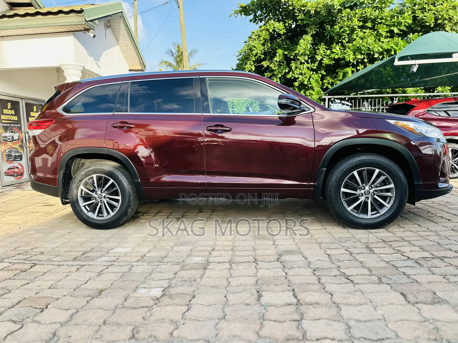 Toyota Highlander XLE 4x4 V6 (3.5L 6cyl 8A) 2018 Burgundy