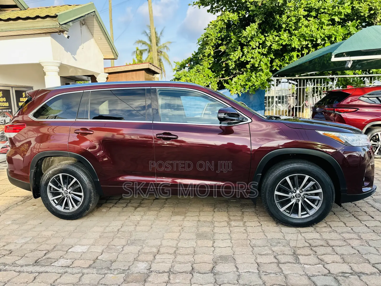 Toyota Highlander XLE 4x4 V6 (3.5L 6cyl 8A) 2018 Burgundy