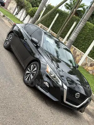 Nissan Altima 2.5 SL 2021 Black