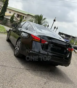 Nissan Altima 2.5 SL 2021 Black