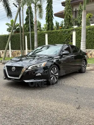 Nissan Altima 2.5 SL 2021 Black