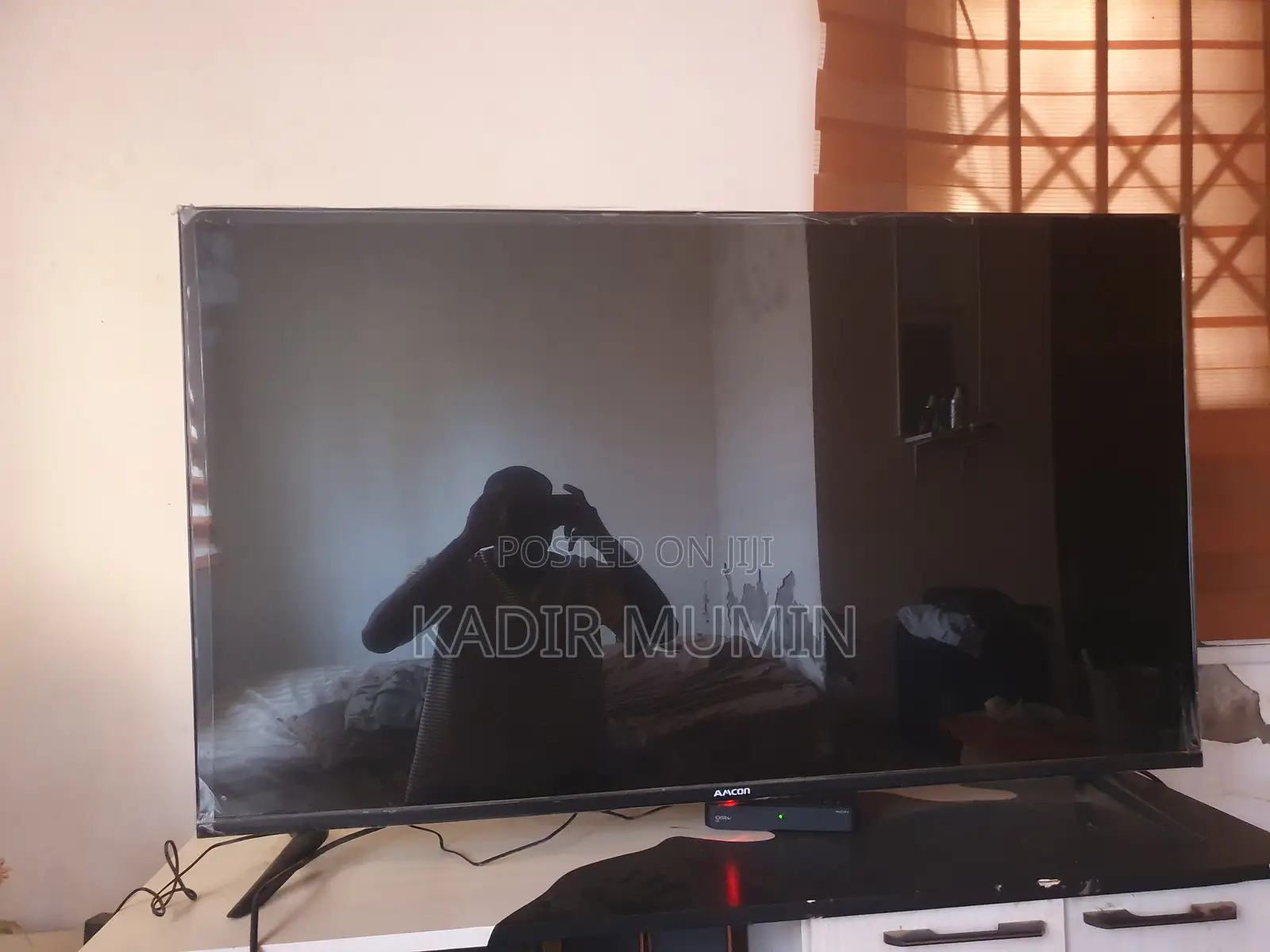 Amcom 50 Smart Television