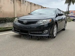 Toyota Camry SE 4dr Sedan (2.5L 4cyl 6A) 2014 Black
