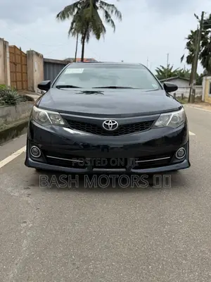 Toyota Camry SE 4dr Sedan (2.5L 4cyl 6A) 2014 Black