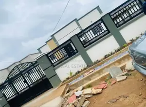 3bdrm House in Sefdard Properties, Amasaman for sale
