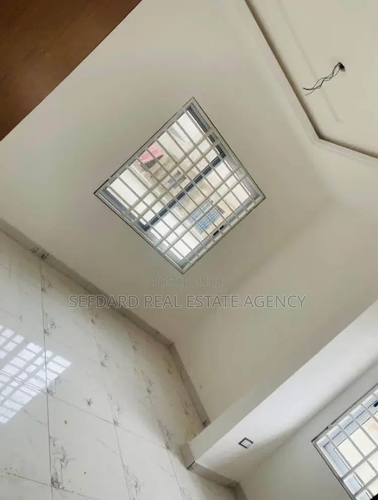 3bdrm House in Sefdard Properties, Amasaman for sale