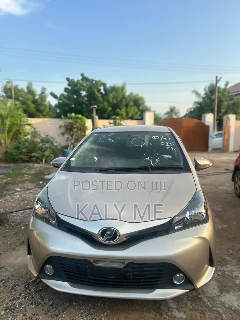 Toyota Vitz 2016 Brown