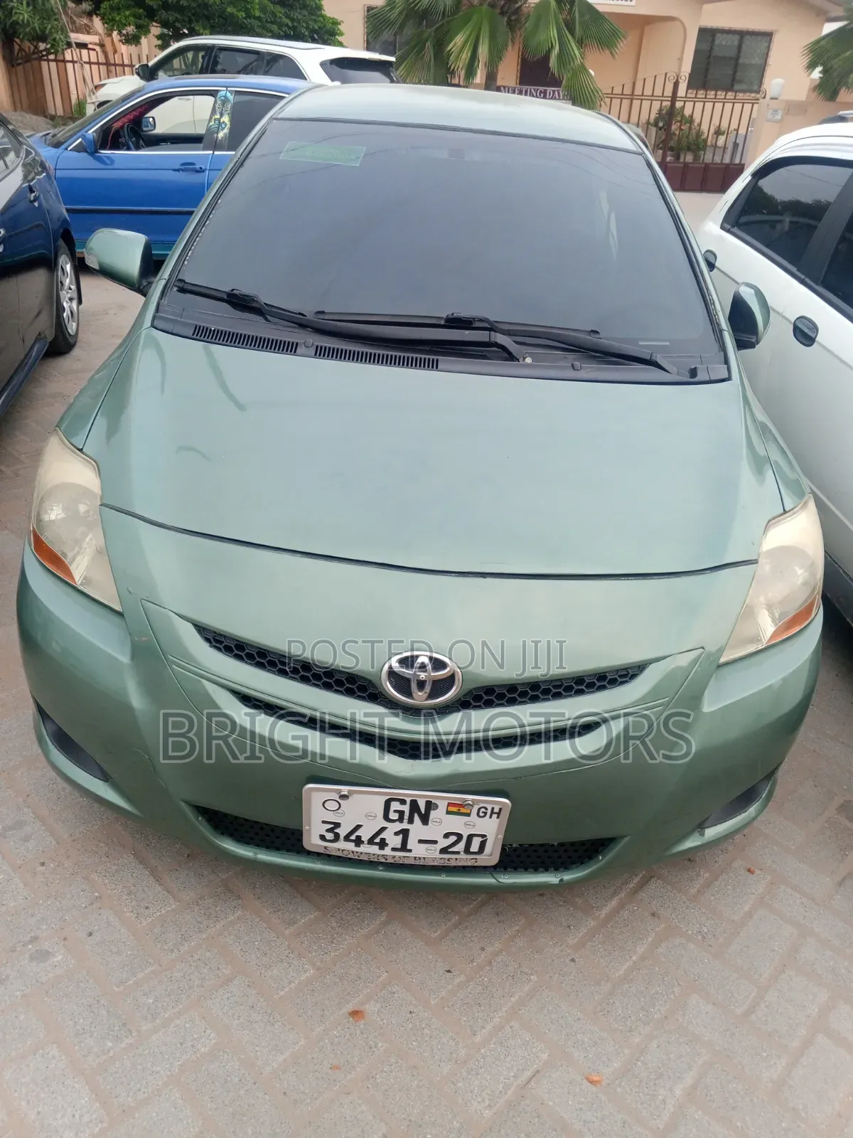 Toyota Yaris Base Sedan 4dr 2010 Green