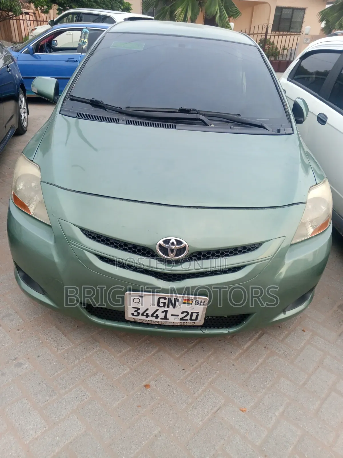 Toyota Yaris Base Sedan 4dr 2010 Green