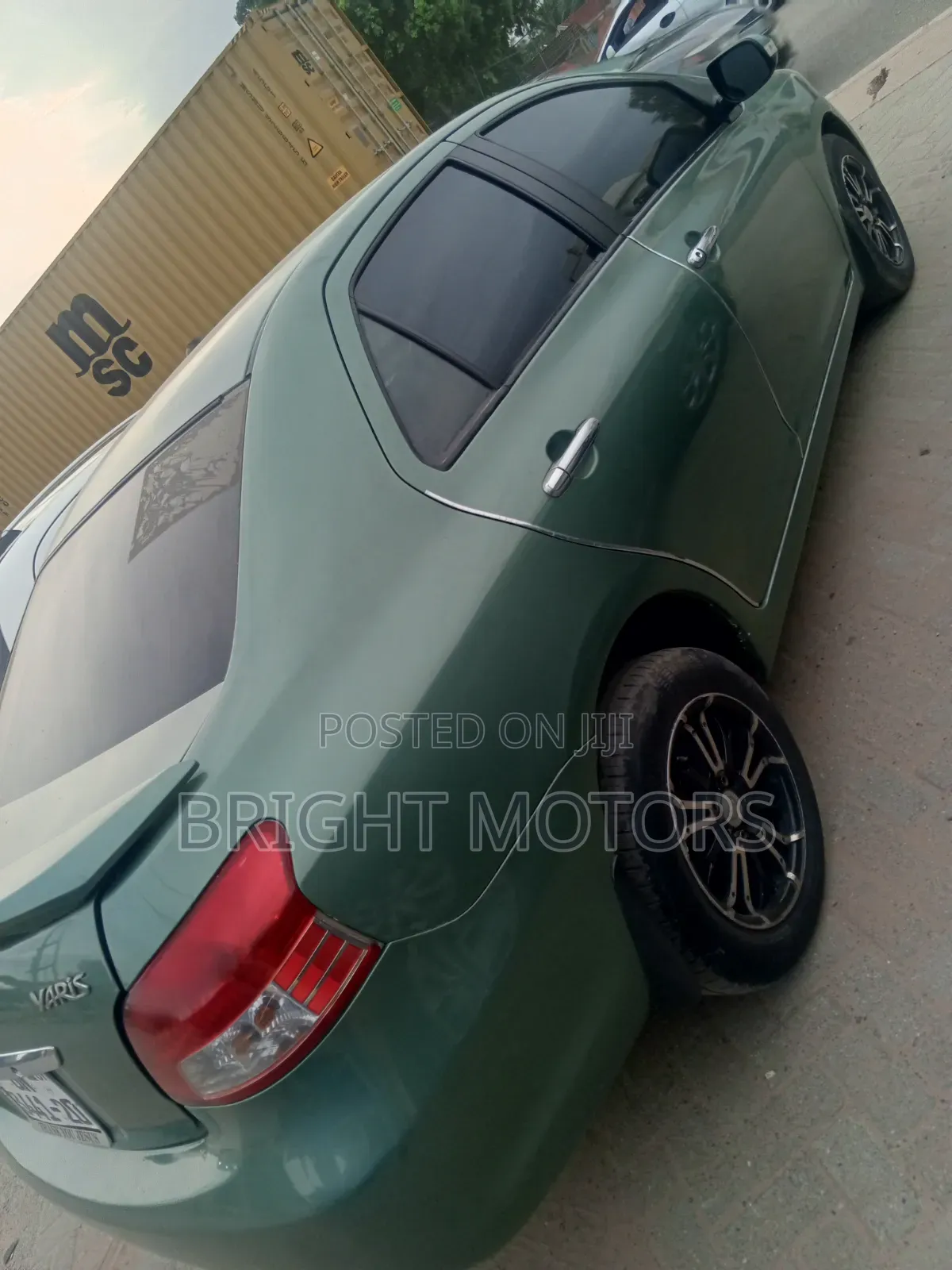Toyota Yaris Base Sedan 4dr 2010 Green