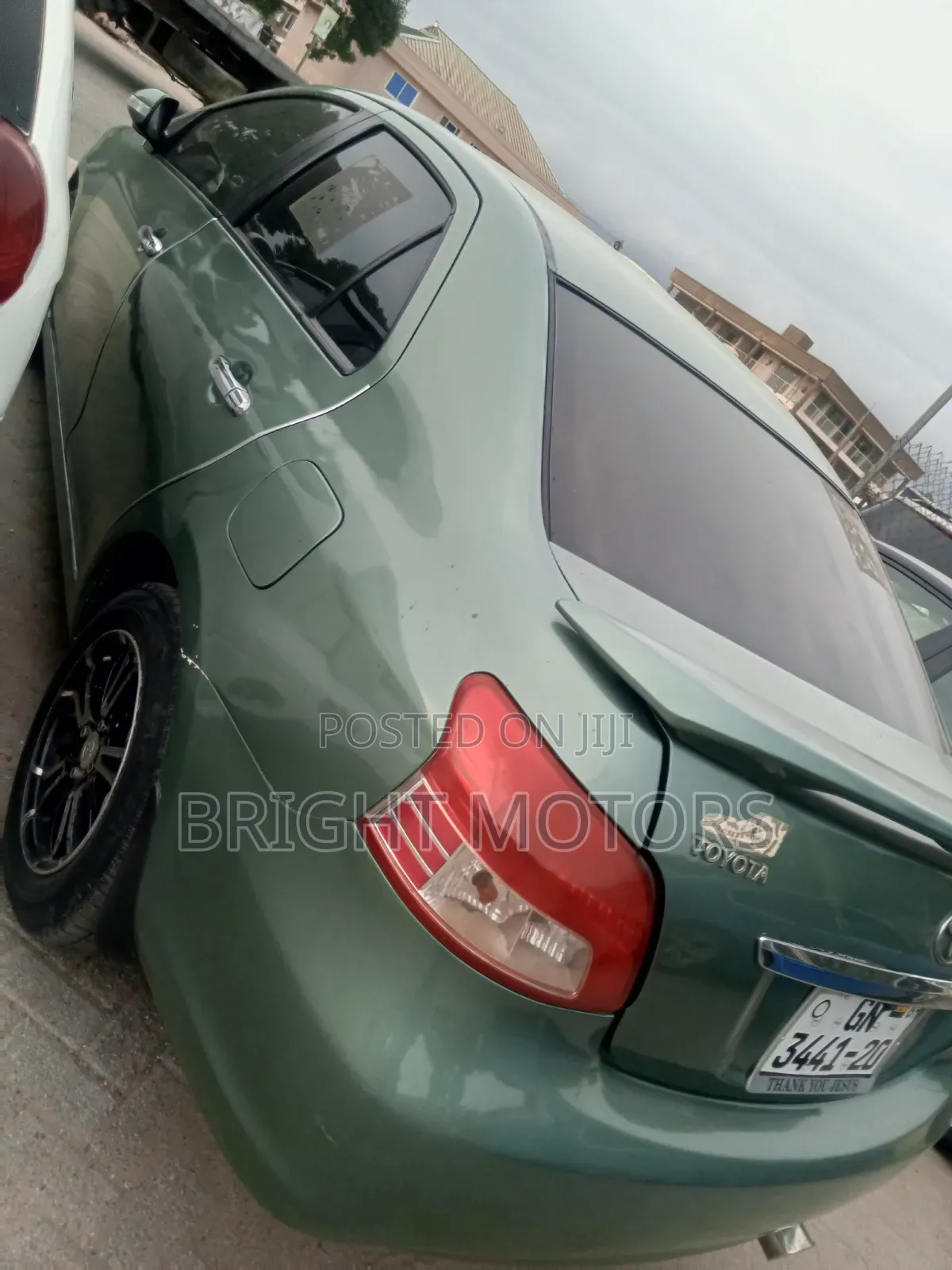 Toyota Yaris Base Sedan 4dr 2010 Green