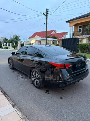 Nissan Altima 2.5 SV 2022 Black