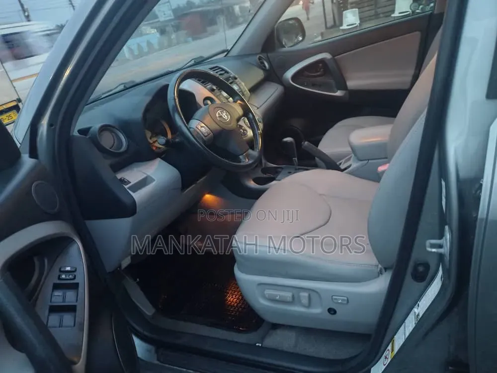 Toyota RAV4 2008 Silver