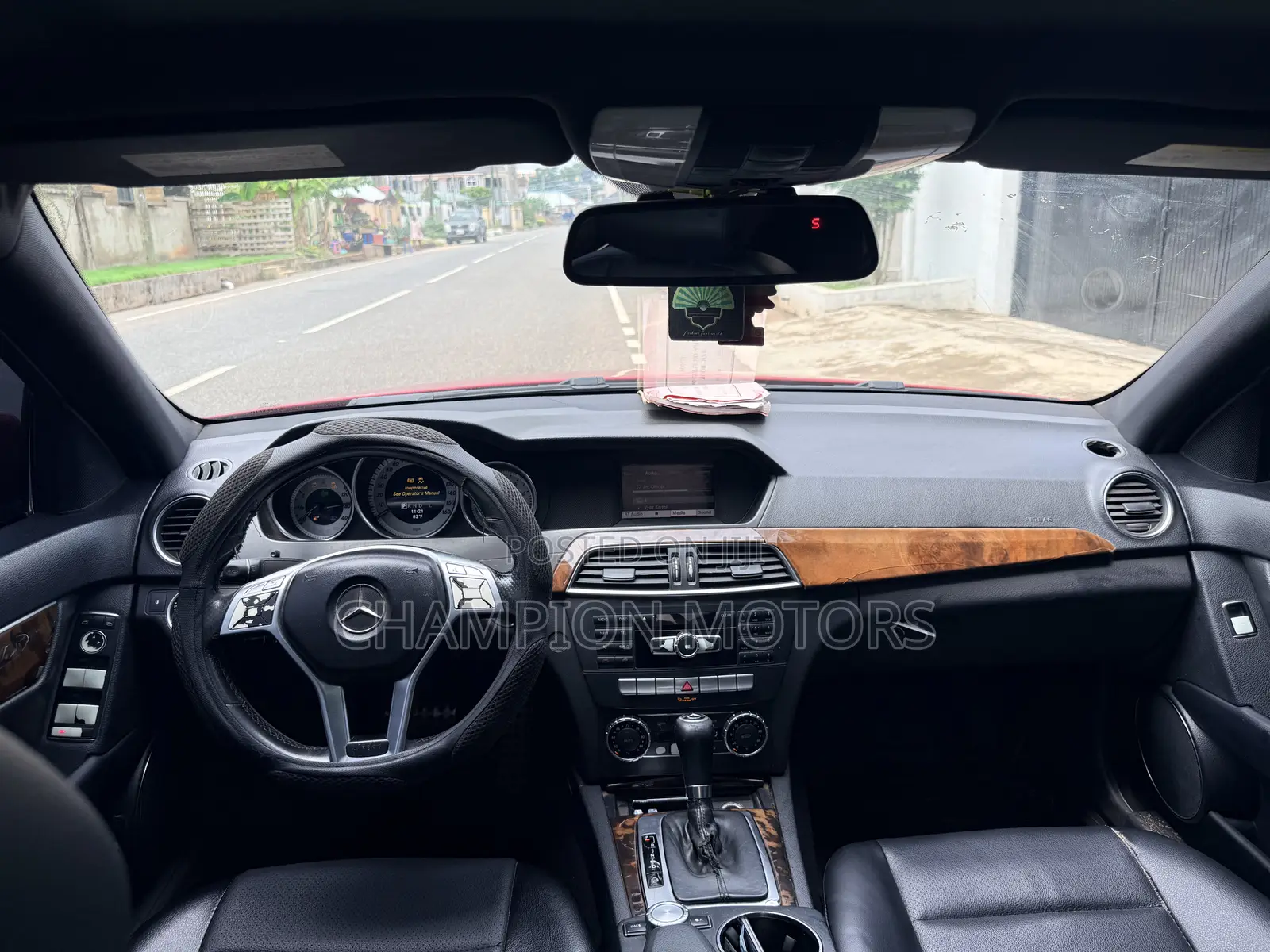 Mercedes-Benz C250 2013 Red
