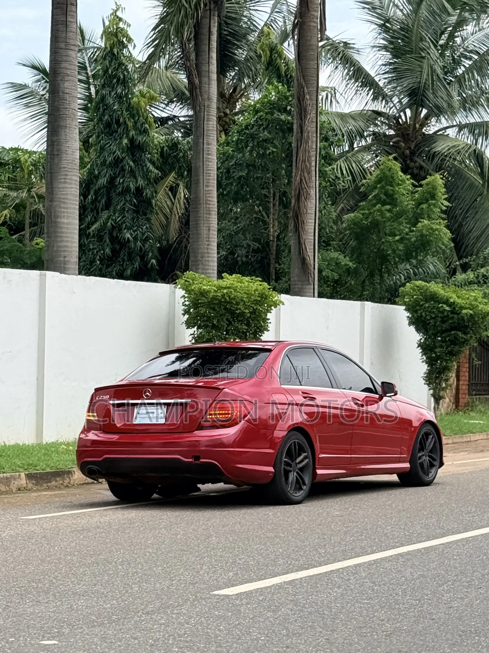 Mercedes-Benz C250 2013 Red