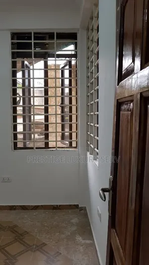 Mini Flat in Ola Balm for rent