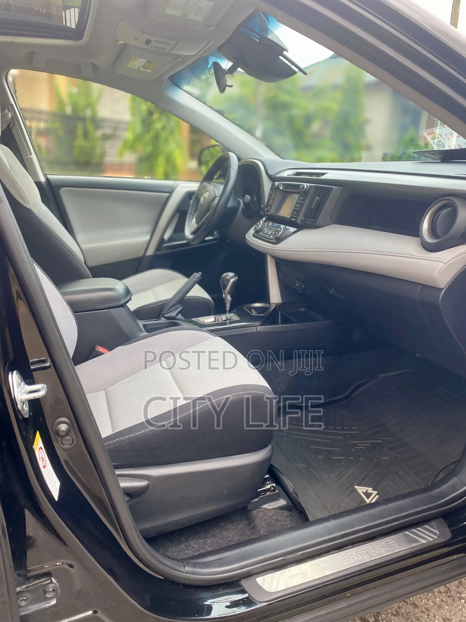 Toyota RAV4 Adventure 4dr SUV (2.5L 4cyl 6A) 2018 Black