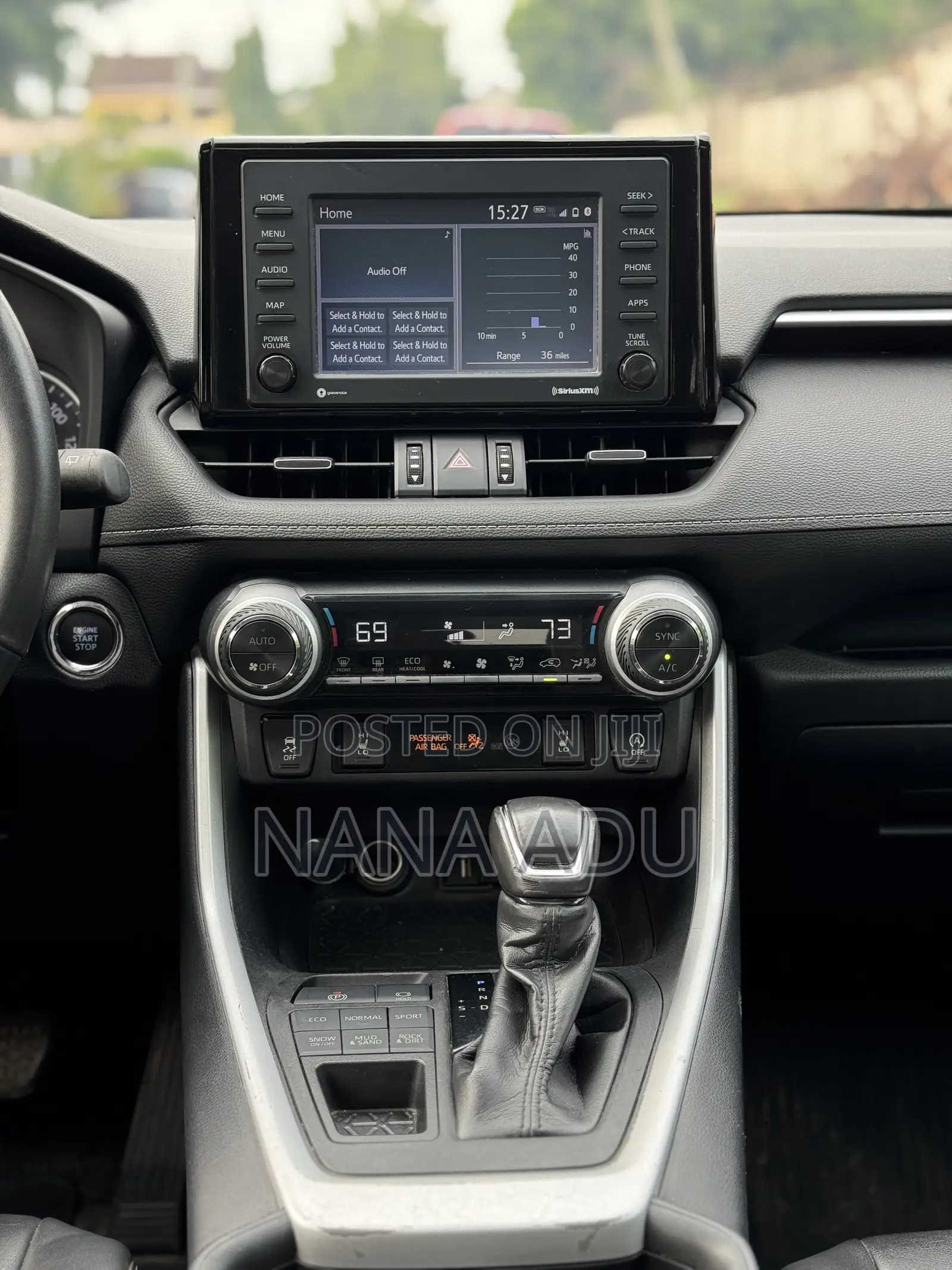 Toyota RAV4 XLE 2021 Red
