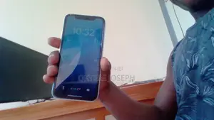 Apple iPhone XR 64 GB White