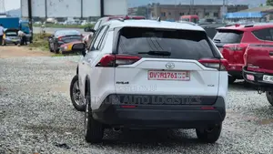 Toyota RAV4 2023 White