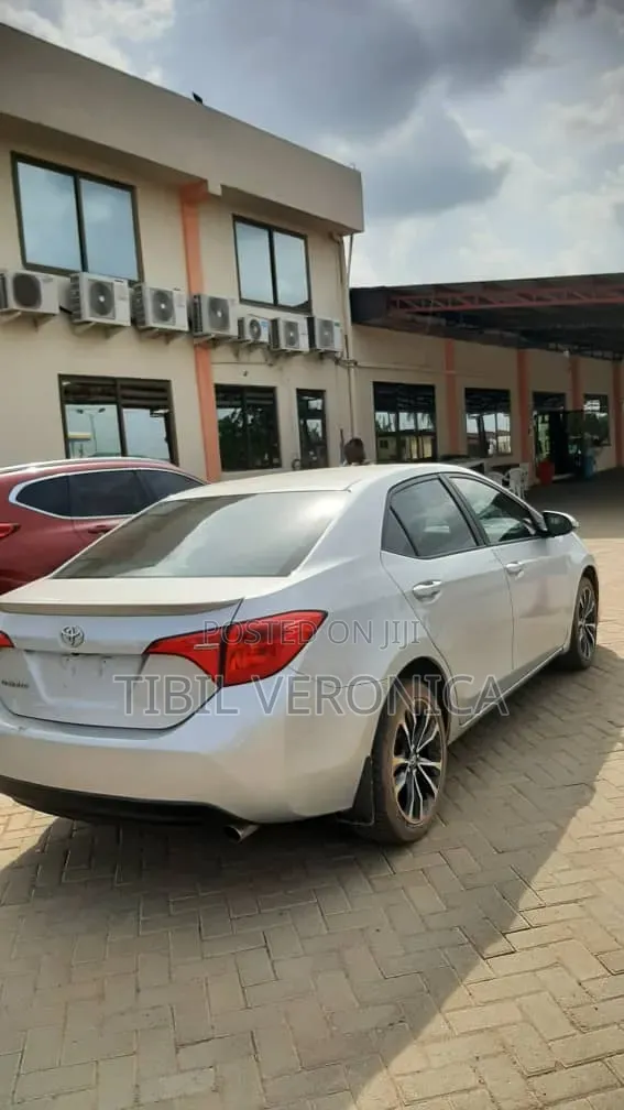 Toyota Corolla 2017 Silver