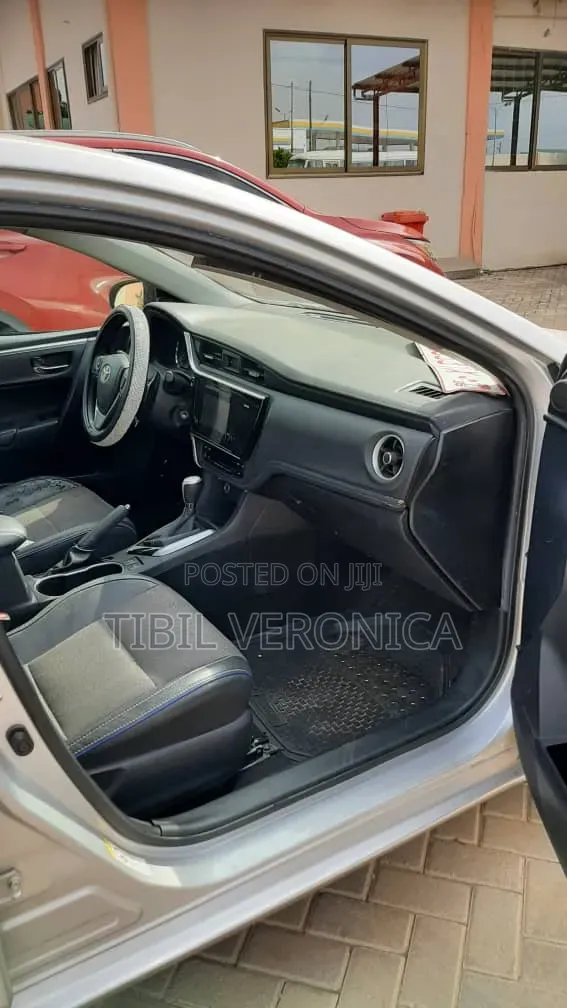 Toyota Corolla 2017 Silver
